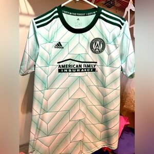 NWOT Women Atlanta United Jersey